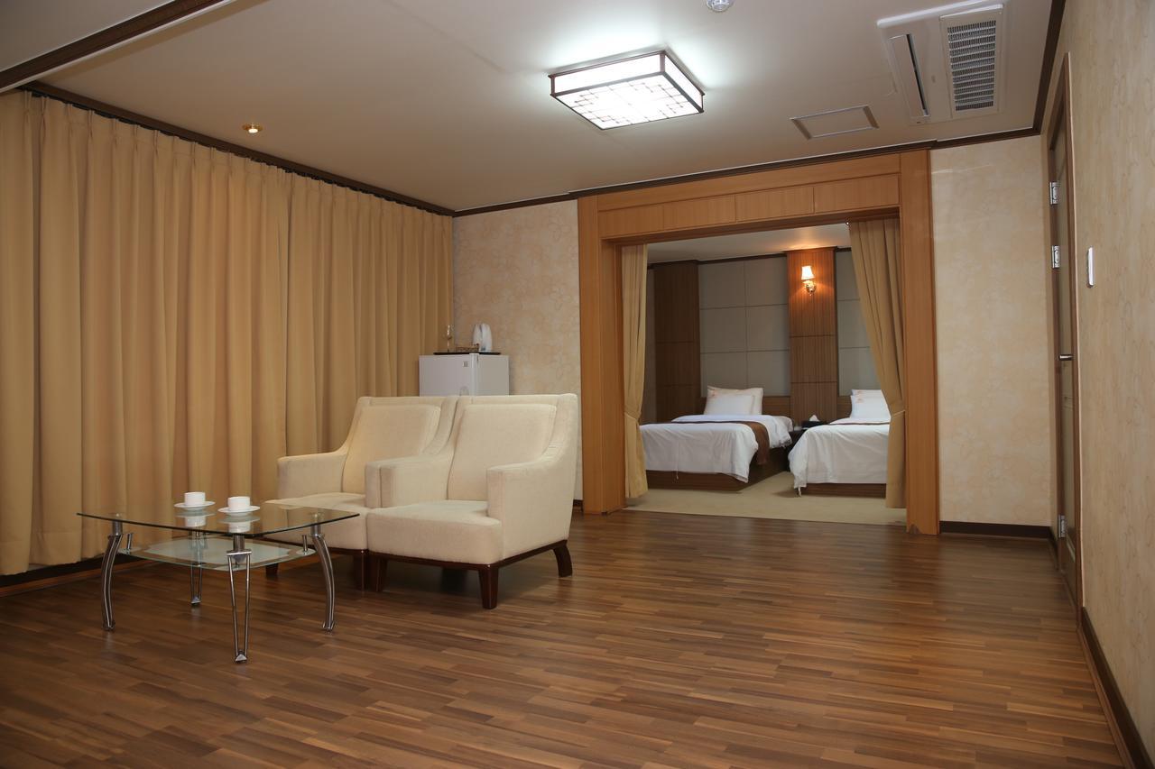 Uljin Grand Hotel מראה חיצוני תמונה